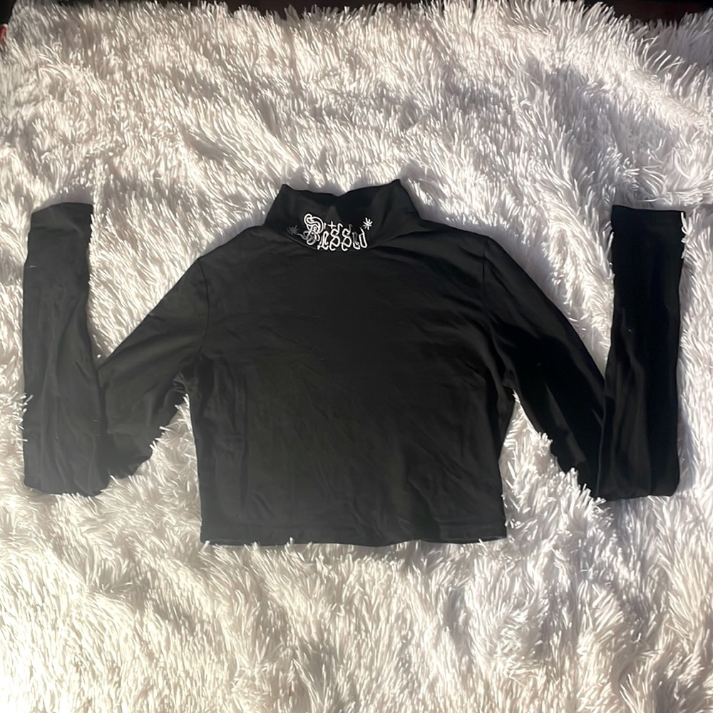 small long sleeved crop top with thumb holes